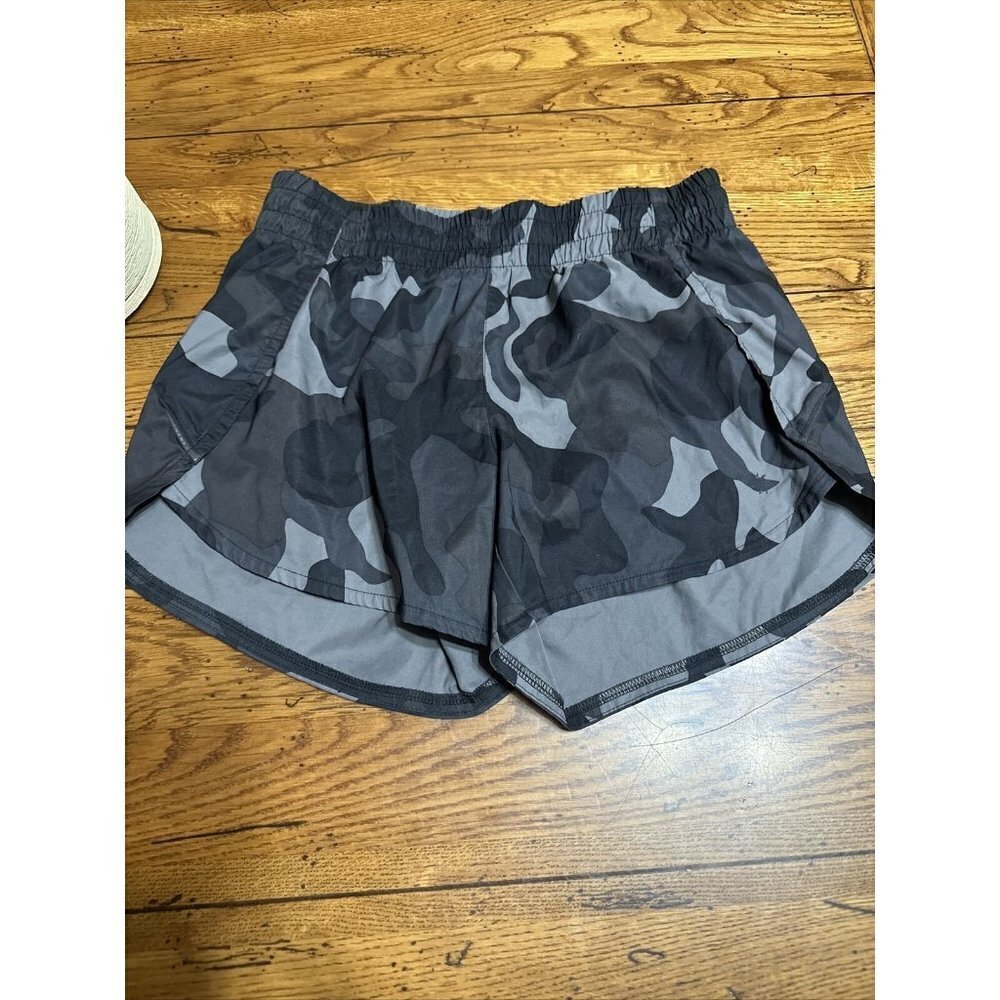 Athleta Shorts womens S Black Camo Racer Run Shortie Running Shorts Workout M1